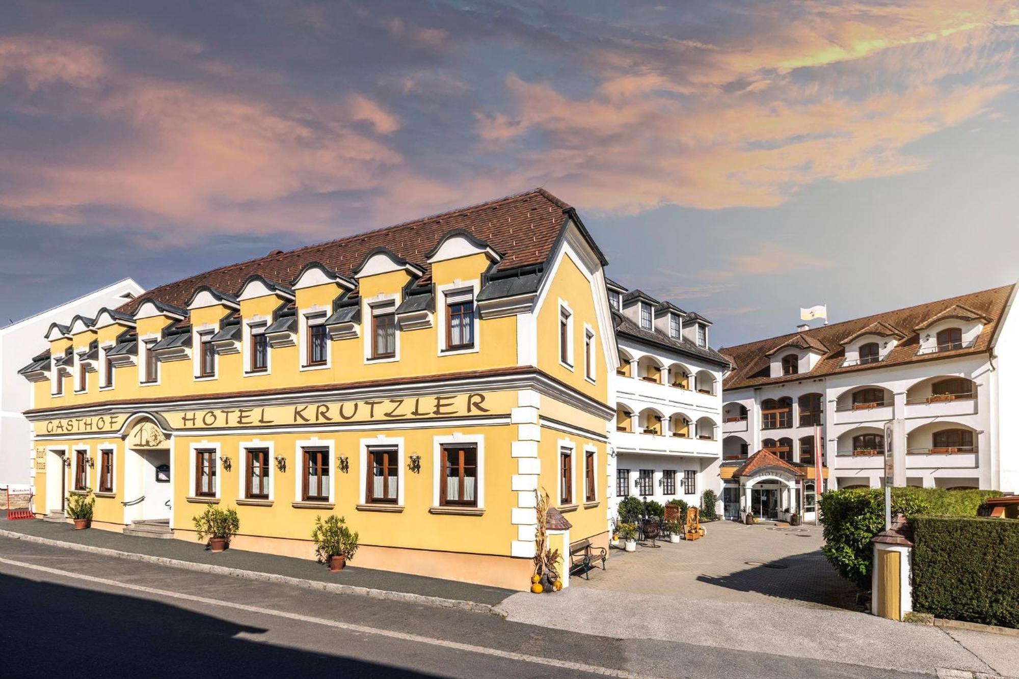 Genussgasthof & Hotel Beim Krutzler Heiligenbrunn Exterior photo